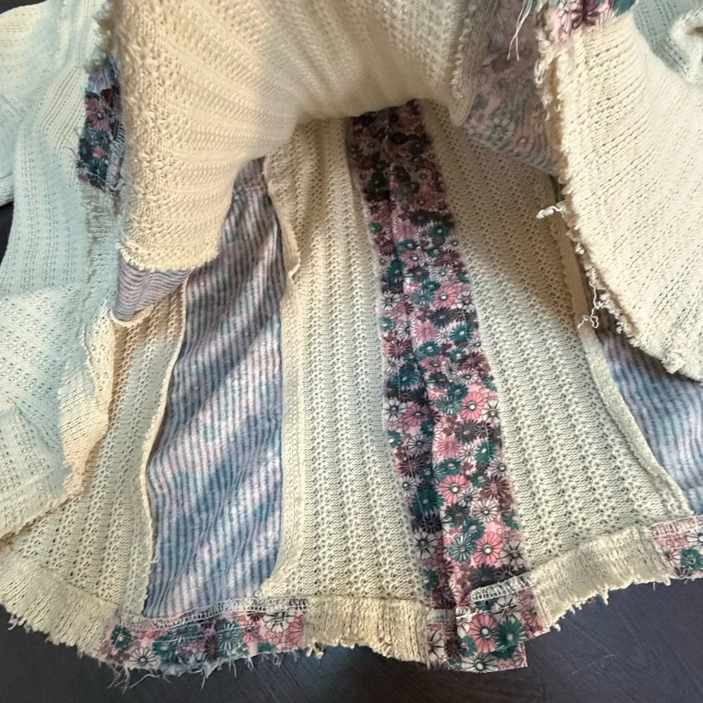 POL Floral Knit Shirt with Pink and Cream Accents - Picture 10 of 16